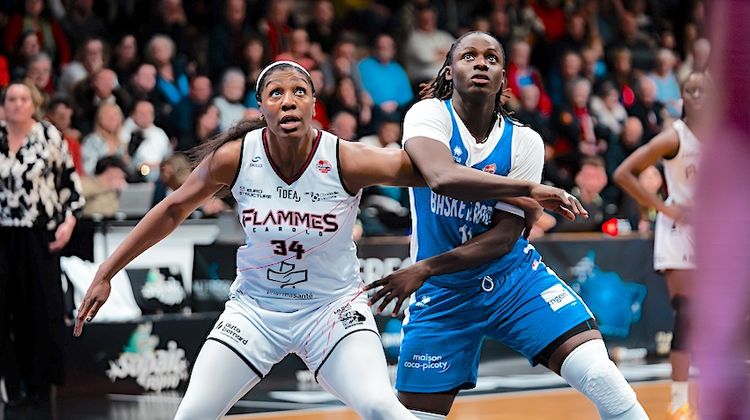 BALLE ORANGE – Double exploit pour Basket Landes. Nouvel échec pour l’Elan Béarnais